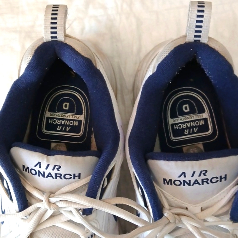 Nike Air Monarch IV, White/Metallic Silver, 9.5 - Picture 6 of 10